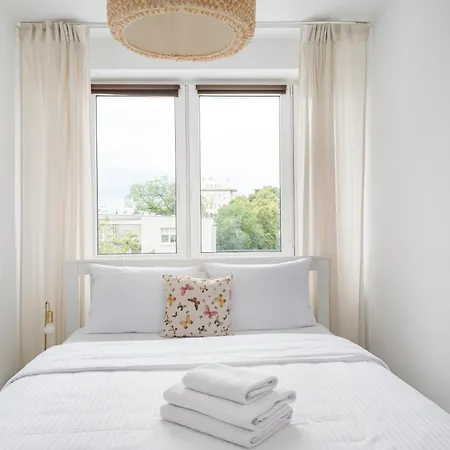Apartman Wilenski Bright Spring By Bookinghost